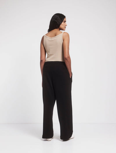 Straight Leg Sweatpant in Black