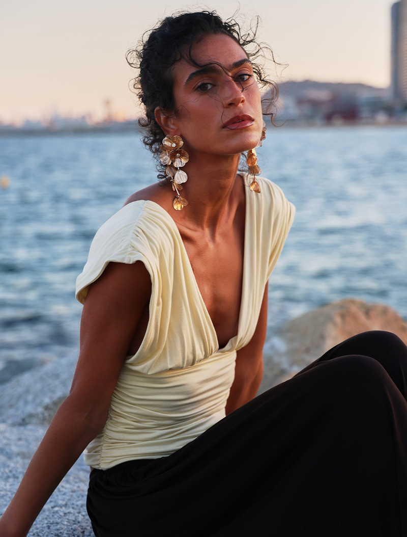 Orla Low V Neck Rouch Side Top In Lemon